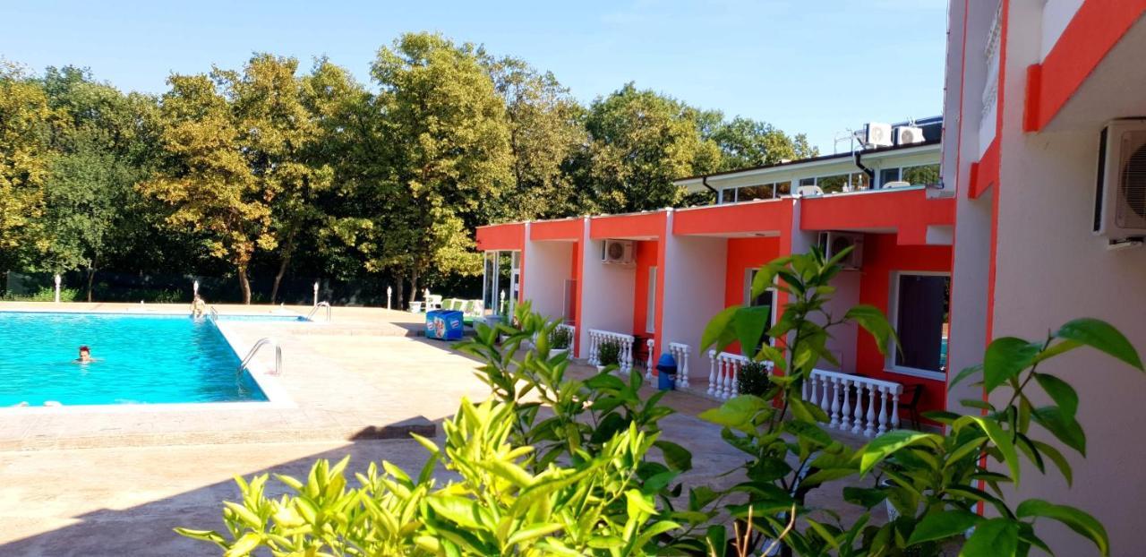 Hotel Afrodita Dimitrovgrad Bg Exteriör bild